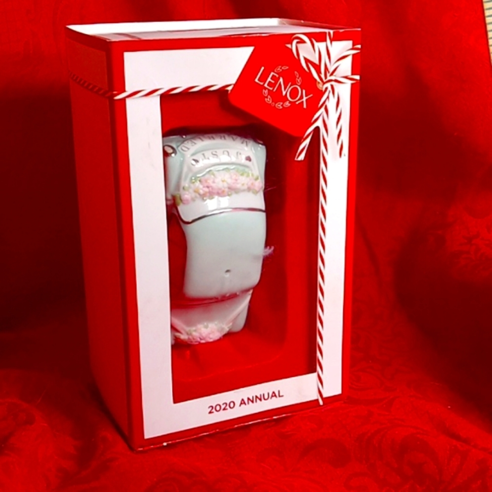 2020 HALLMARK JUST MARRIED ORNAMENT VINTAGE CADILLAC CAR NEW IN BOX RARE MACYS